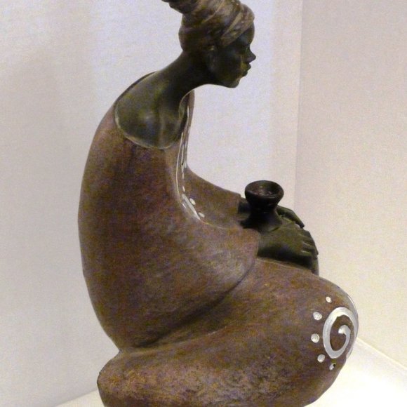 SEYMOUR MANN Handcrafted African Themed Figurine Woman With Pottery - Picture 5 of 15